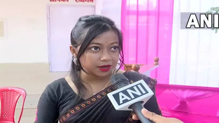 रोजगार मेले के तहत डाक विभाग में चुनी गई पूजा बर्मन (फोटो सोर्स: ANI)