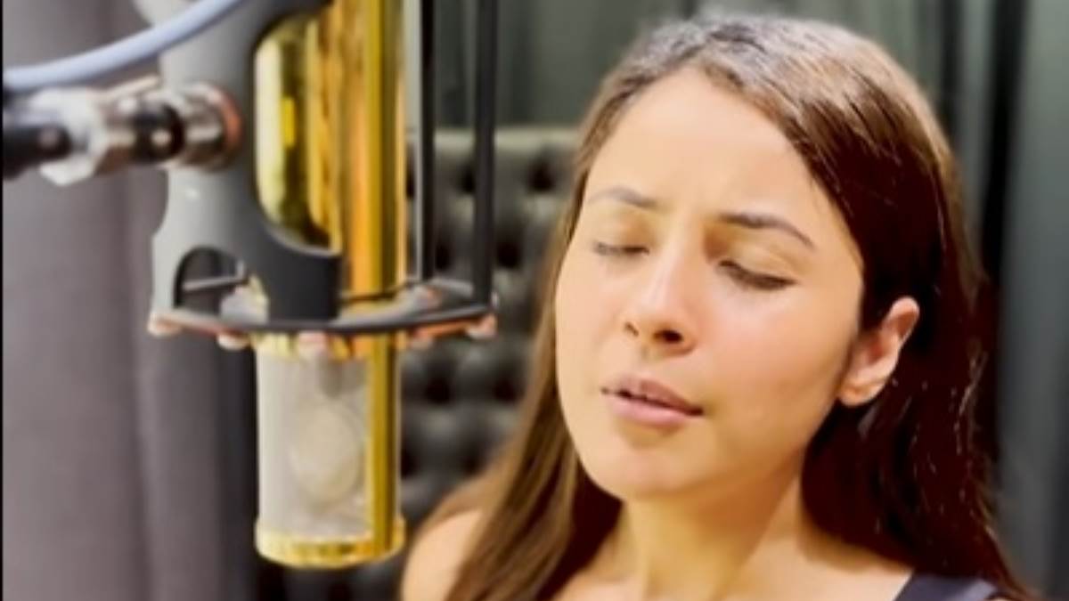 shehnaaz gill lent her voice to song of blockbuster film kgf chapter 2 if you are not sure then watch video
