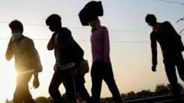 त्योहार में भी कोसी से नहीं थम रहा मजदूरों का पलायन। (सांकेतिक फोटो)
