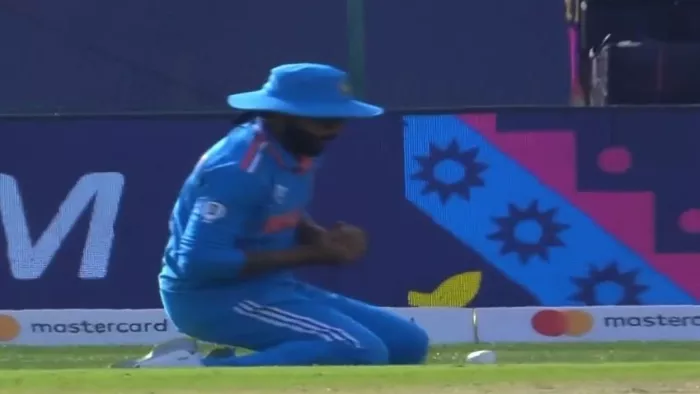 Ravindra jadeja: रविंद्र जडेजा ने टपकाया रचिन रविंद्र का कैच।