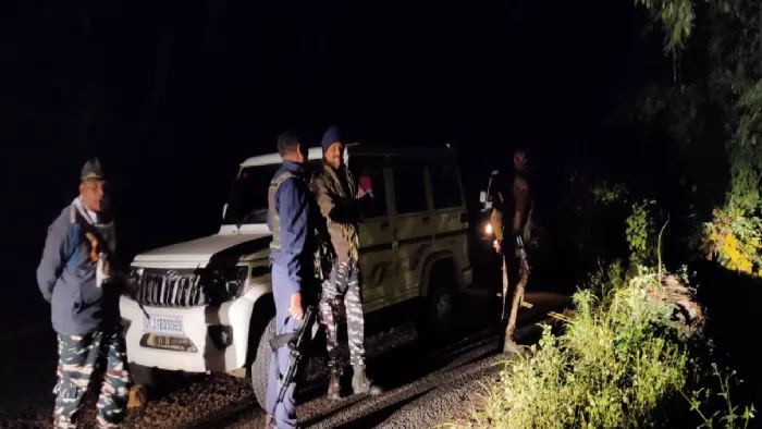 रेस्क्यू के लिए मौके पर पहुंची पुलिस। फोटो- जागरण