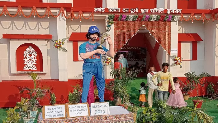 दुर्गा पूजा पर क्रिकेट विश्व कप का असर, बनाई रोहित शर्मा की प्रतिमा