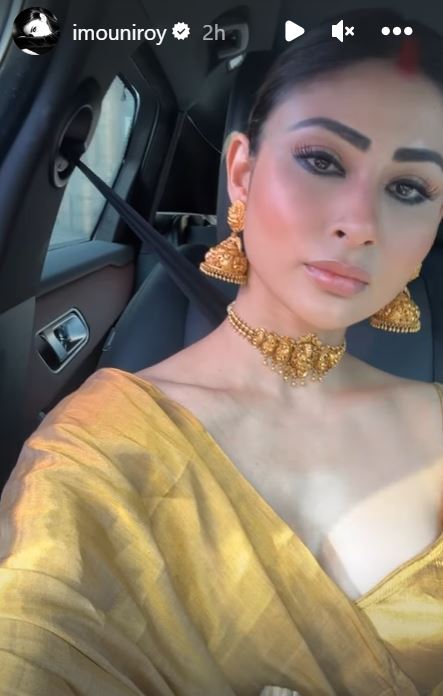 Mouni Roy 