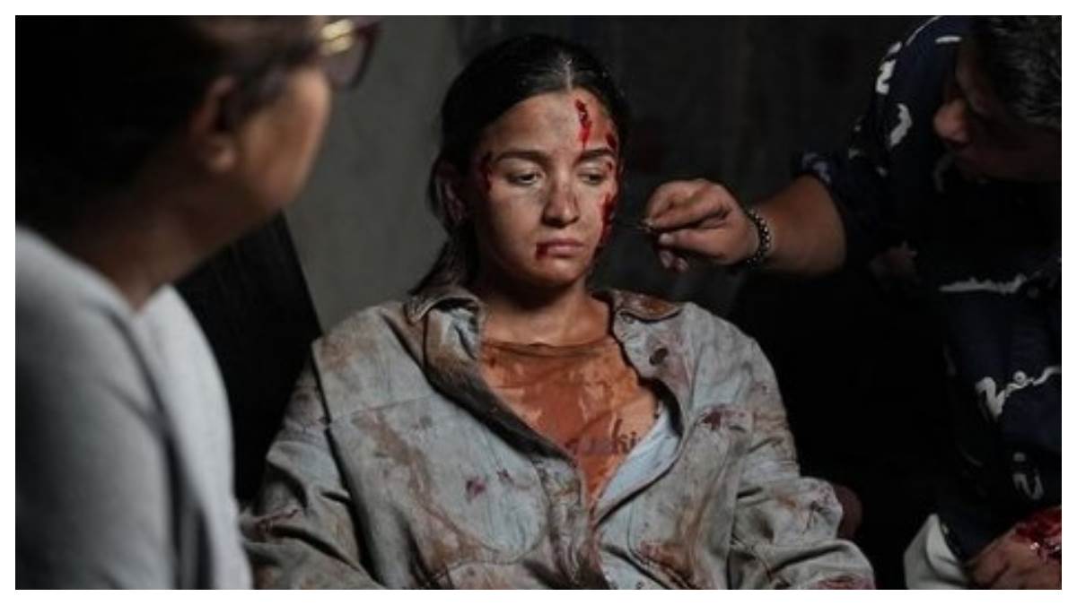 https://www.jagranimages.com/images/newimg/22102024/22_10_2024-alia_bhatt_jigra_bts_23819788_13040860.jpg