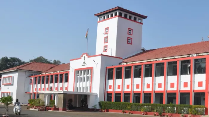 जबलपुर आर्डनेंस फैक्टरी की प्रशासनिक इमारत की तस्वीर