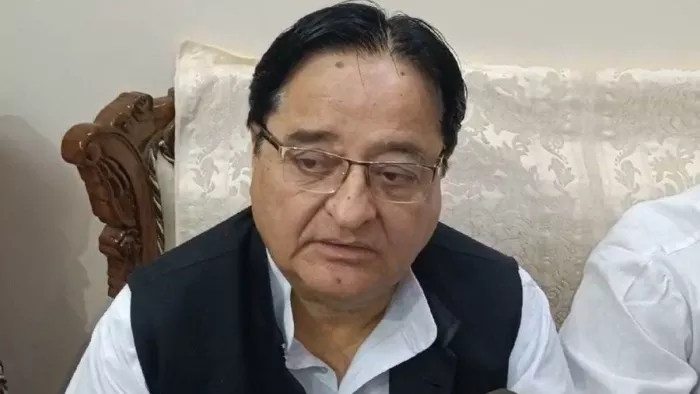 समाजवादी पार्टी के नेता है एसटी हसन।