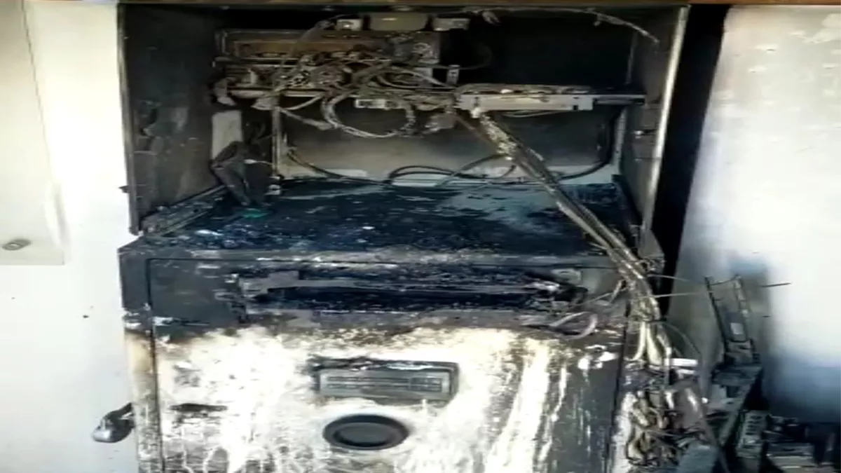 Ferozpur News: गैस कटर से की एटीएम काटने की कोशिश, आग लगने पर भागे आरोपित