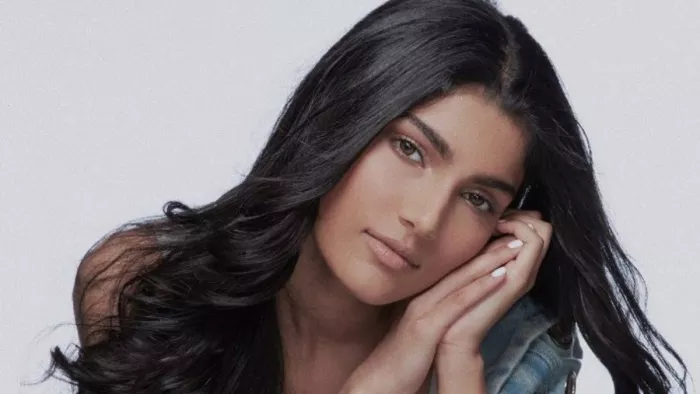 Alizeh Agnihotri Debut film: Salman Khan niece Alizeh starts shooting for her debut film.