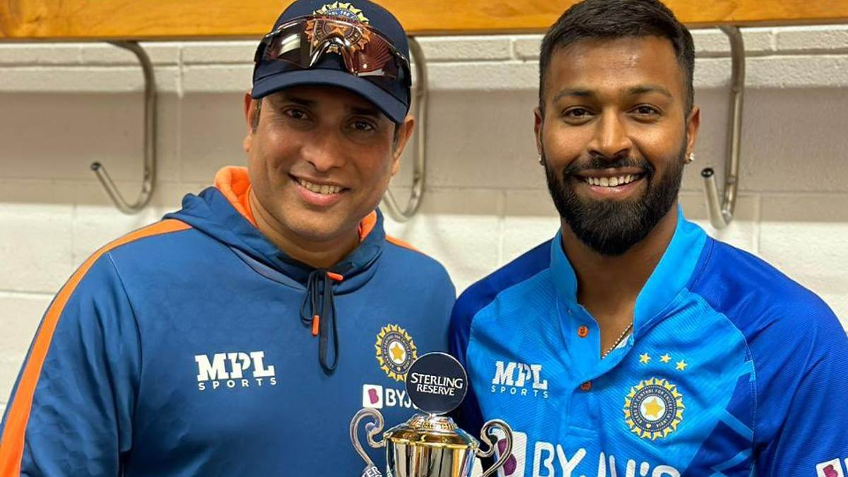 https://www.jagranimages.com/images/newimg/22112022/22_11_2022-hardik_pandya_and_vvs_laxman_23220769.jpg
