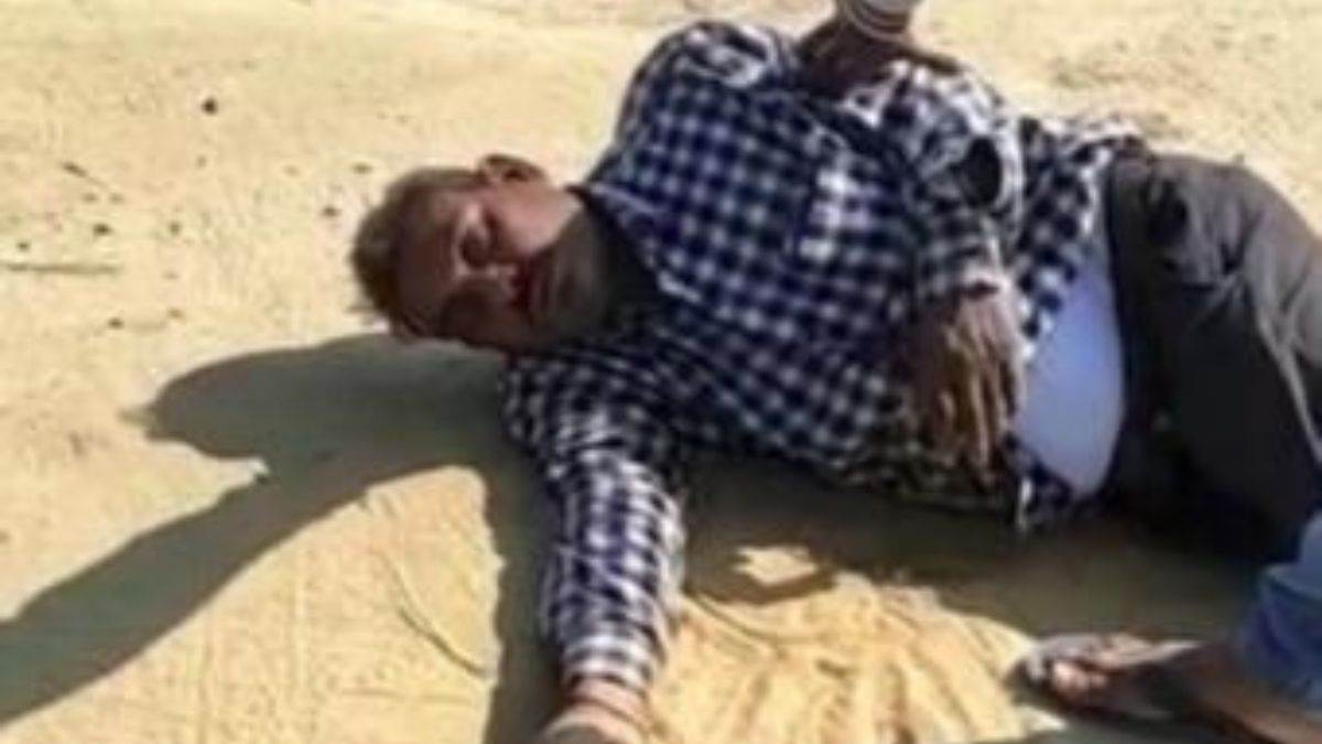 https://www.jagranimages.com/images/newimg/22112022/22_11_2022-lekhpal_suspended_sitapur_23220904.jpg