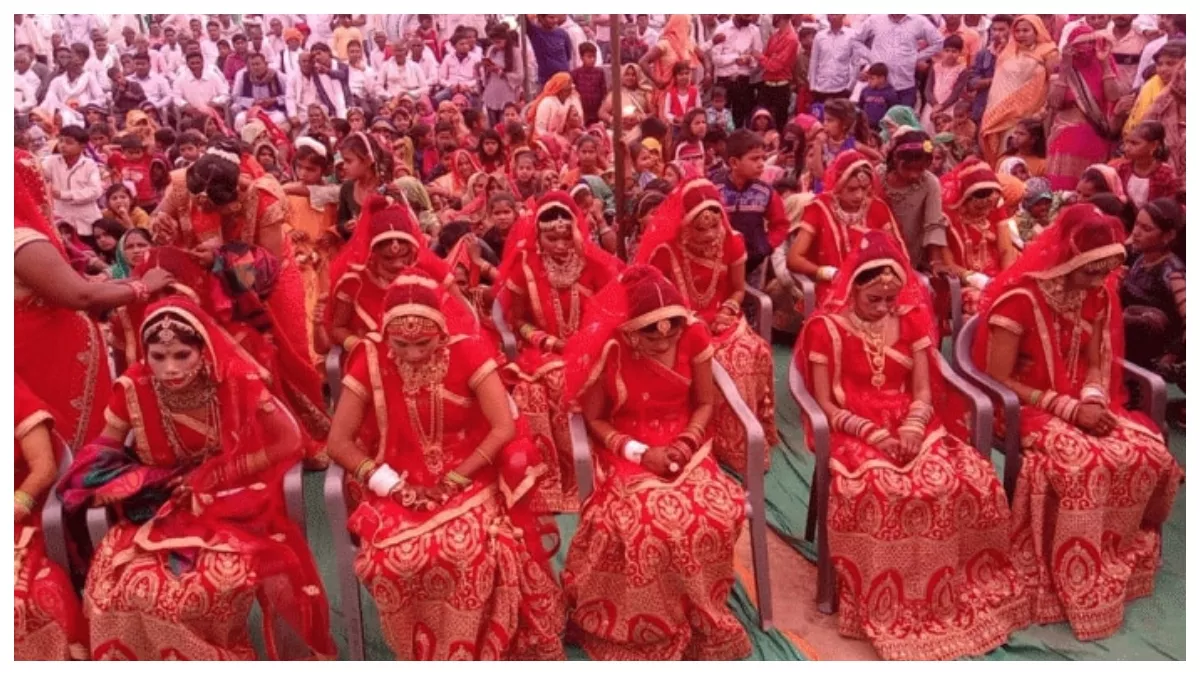 'देवताओं को नहीं मानने की शपथ,' भरतपुर सामूहिक विवाह सम्मेलन में हिंदू विवाहित जोड़ों ने बौद्ध धर्म ग्रहण किया