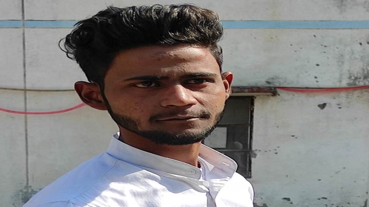 two bikes collided in pratapgarh on prayagraj ayodhya highway a youth died and two injured