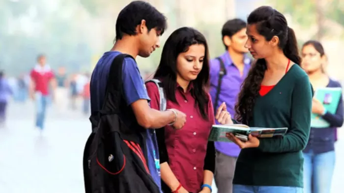 गरीबों की मदद के लिए स्टूडेंट क्रेडिट कार्ड लागू।