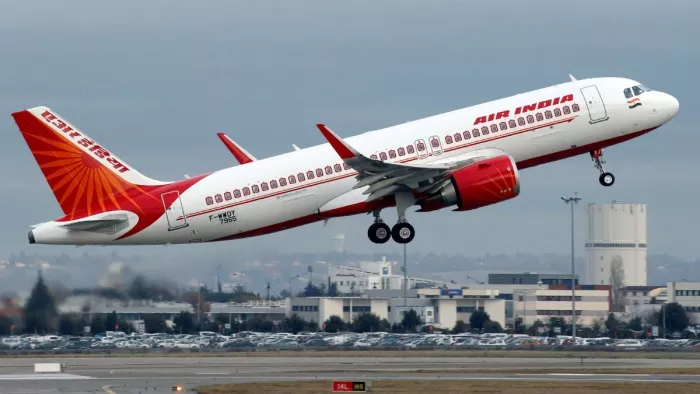 DGCA ने एयर इंडिया पर लगाया 10 लाख रुपए का वित्तीय जुर्माना