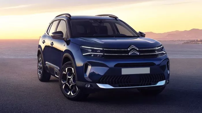 Citroen की ओर से सभी आईसीई इंजन वाली कारों पर 2 लाख रुपये तक का डिस्काउंट दिया जा रहा है।