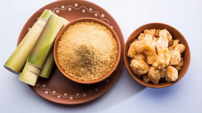 Winter Health Tips: गुड़ के साथ खाएं ये चीजें