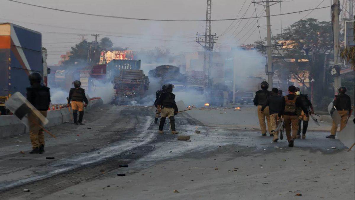 https://www.jagranimages.com/images/newimg/22112024/22_11_2024-pakistan_attack_4_23835526.jpg