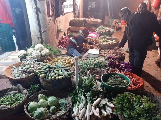 The price of vegetables spoiled the budget of common people - Uttar Pradesh  Ghazipur Local News