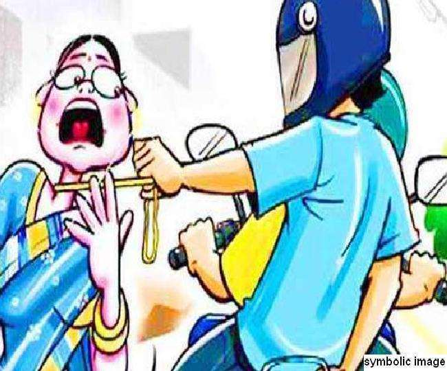 ludhiana gold chain snatched from a lady shopkeeper in paramjit colony