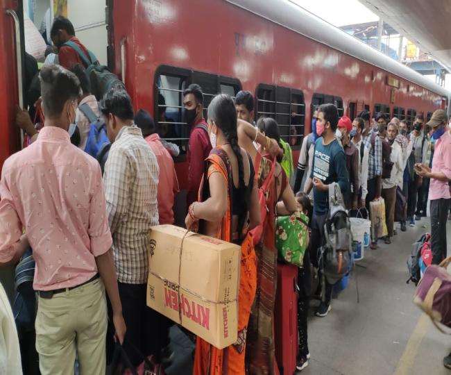 इससे किसी ट्रेन के आने-जाने का समय आनलाइन दर्ज हो जाता है।