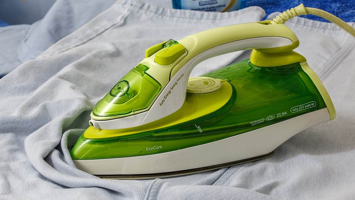 5 Best Steam Irons: कपड़ों से सिलवटें अब होगी चुटकियों में गायब, इन स्टीम आयरन से इम्प्रेसन में नहीं आएगी बाधा