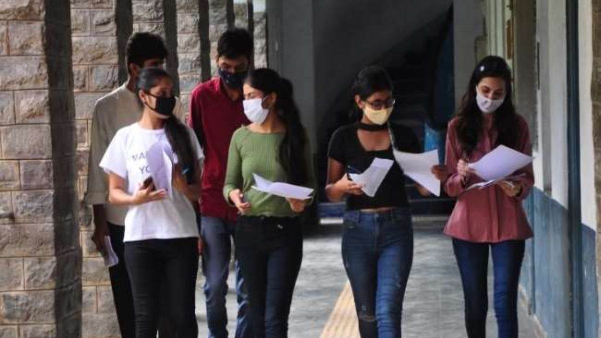 https://www.jagranimages.com/images/newimg/22122022/22_12_2022-jee_mains_exam_23267368_103059614.jpg