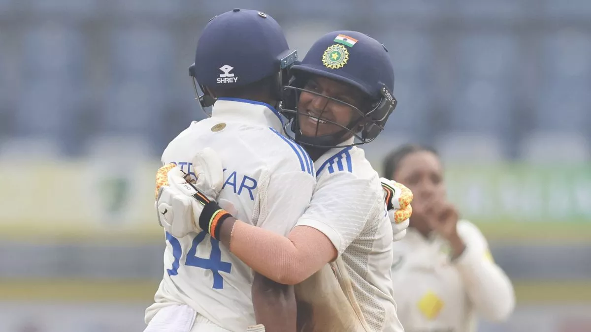 IND W vs AUS W Day-2 Live Score: दूसरा दिन भी रहा भारतीय बल्लेबाजों के नाम, इंडिया ने हासिल की 157 रन की बढ़त