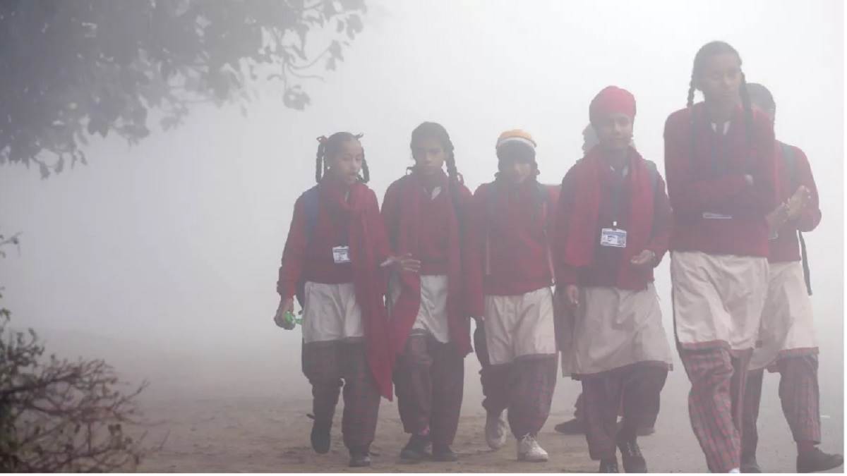 https://www.jagranimages.com/images/newimg/22122023/22_12_2023-up_winter_vacations_23611186.jpg