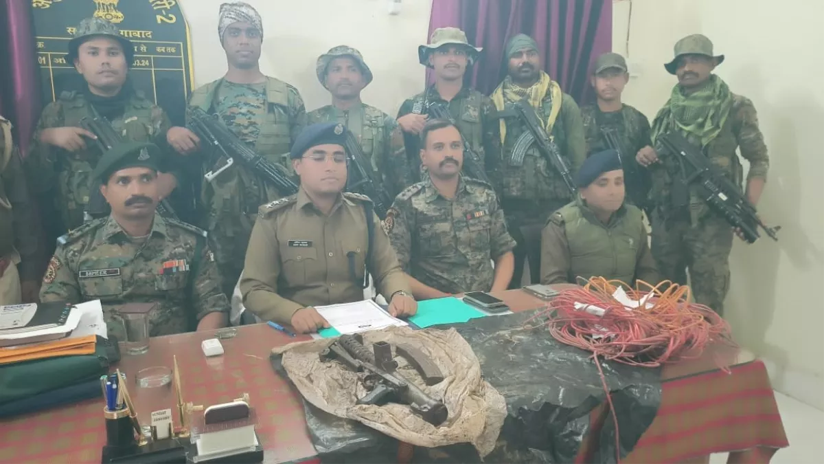 Aurangabad News: औरंगाबाद में बड़ी नक्सली साजिश नाकाम, एक ठिकाने से 4 प्रेशर आईईडी; एक कार्बाइन व कोडेक्स वायर बरामद