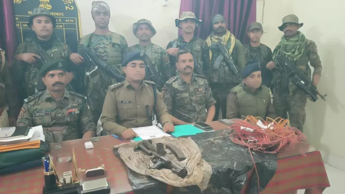 छकरबंदा जंगल के अंजनवां पहाड़ से चार प्रेशर आइईडी बरामद