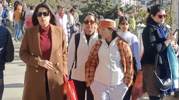 Himachal News: शिमला में पर्यटकों की भारी भीड़।