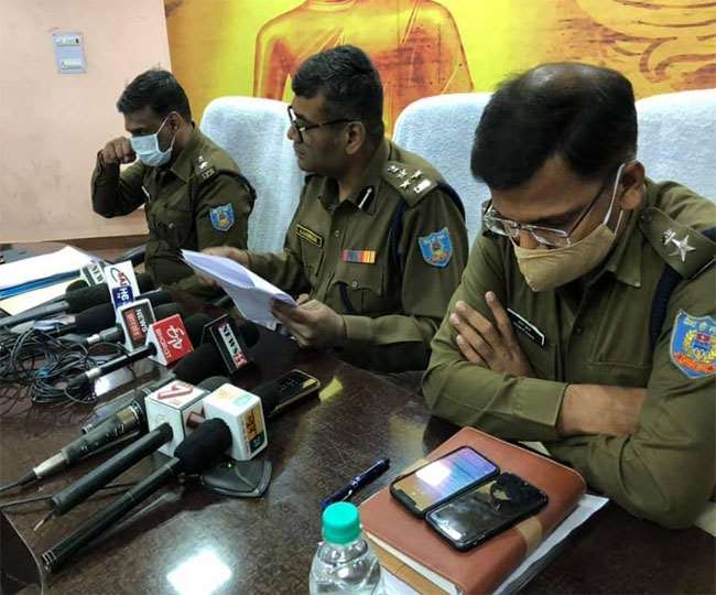 Puja Bharti Godda: Hazaribagh Medical Student Puja Bharti Committed Suicide  Said Jharkhand DIG AV Homkar