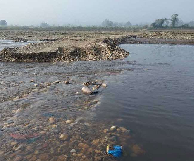 Uttarakhand Election 2022 पुल न बनने से ग्रामीणों में खासी नाराजगी है।