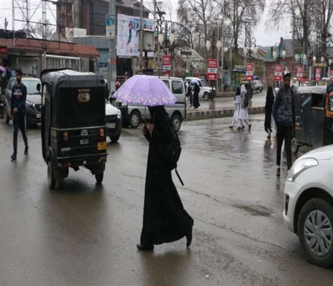 रविवार तक जम्मू-कश्मीर में व्यापक रूप से हल्की से मध्यम बारिश, हिमपात की भविष्यवाणी की है।