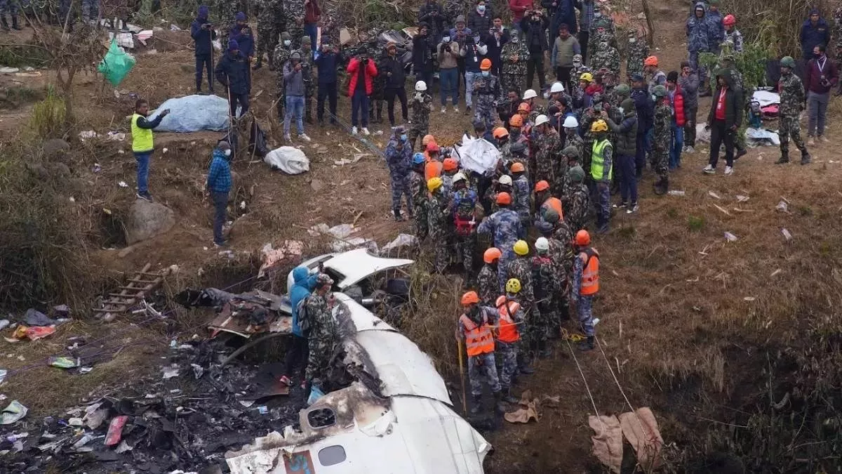 Nepal Plane  Crash: पांच भारतीय नागरिकों के शवों की हुई पहचान, परिजन को सौंपे  गए पार्थिव शरीर - Bodies of five Indian citizens identified bodies handed  over to relatives