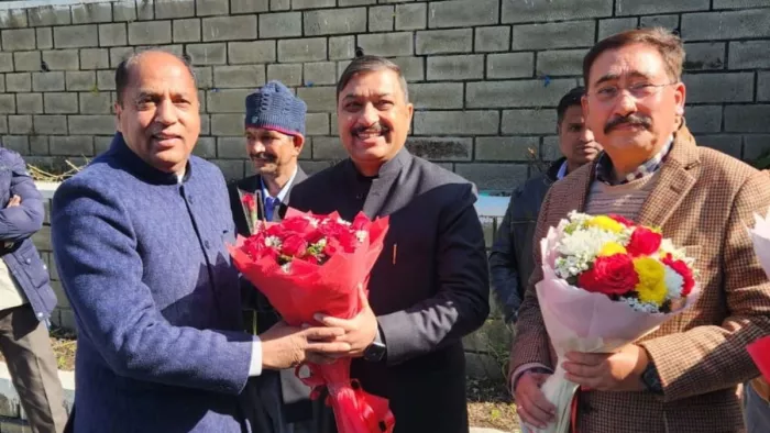 हिमाचल में सरकार की योजनाओं का नाम बदलना ठीक नहीं : जयराम