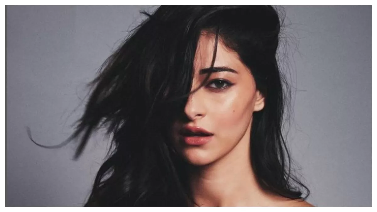 'मच्छरदानी' ड्रेस पहनकर Ananya Pandey ने पेरिस में दिखाया फैशन का जलवा, लुक देखकर छूटी यूजर्स की हंसी, देखें वीडियो