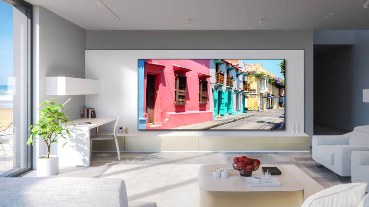 मनोरंजन के सिकंदर हैं ये 43 Inch QLED TV, दौड़-दौड़ के घर में लगवा रहो लोग