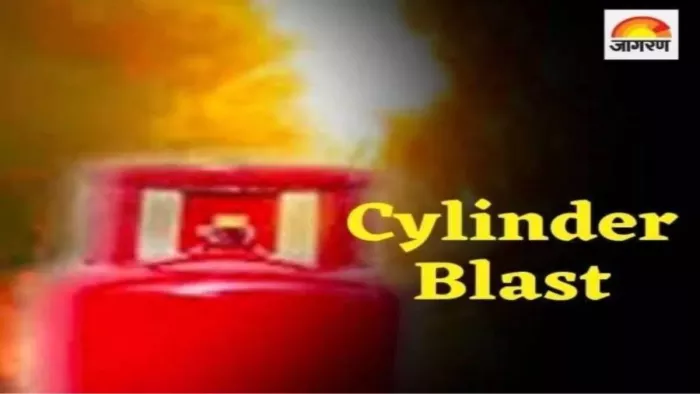 hisar News: सिलेंडर फटने से घर में लगी आग, तीन वर्षीय बच्चे की मौत, बहन घायल। फाइल फोटो