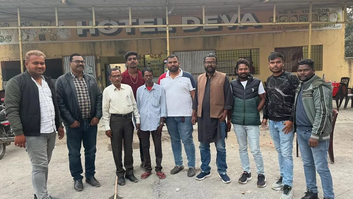 चमत्कार! घरवालों ने कर दिया था अंतिम संस्कार, 15 साल बाद वापस लौट आया शख्स; जब परिवार ने देखा तो...
