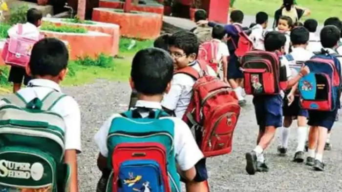 कड़ाके की ठंड और शीतलहर में स्कूल जाएंगे बच्चे; मेरठ में नर्सरी से आठवीं तक के विद्यालय खुले