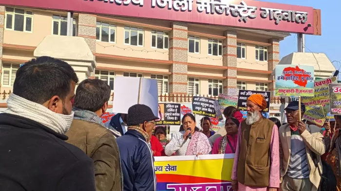 वनंतरा प्रकरण में सीबीआई व निष्पक्ष जांच को लेकर राष्ट्रवादी रीजनल पार्टी के कार्यकर्ताओं ने निकाली रैली