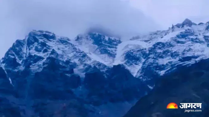 Uttarakhand Weather Today: उत्तराखंड में पारा गिरने से कड़ाके की ठंड के आसार