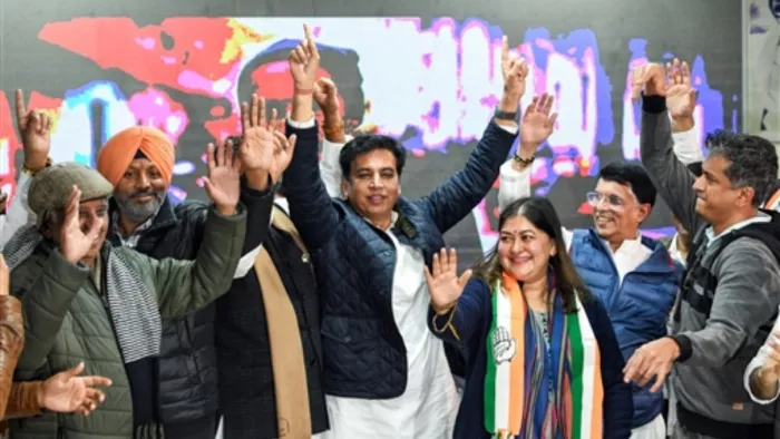 delhi chunav 2025: साथ ही कांग्रेस की सभी पांच गारंटियों की भी दी गई इस वीडियो में जानकारी। फोटो ANI