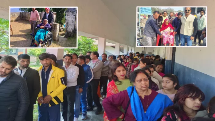 Uttarakhand Nikay Chunav Voting: युवाओं के साथ ही बुजुर्ग भी अपनी जिम्मेदारी निभाने के लिए पहुंचे। Jagran