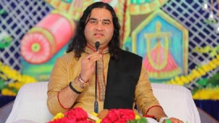 कथा वाचक देवकी नंदन ठाकुर ने की मुख्यमंत्री योगी आदित्यनाथ की प्रशंसा