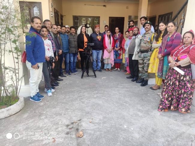 हिमाचली फीचर फिल्म 'रिश्ते दिल से' की शूटिंग शुरू