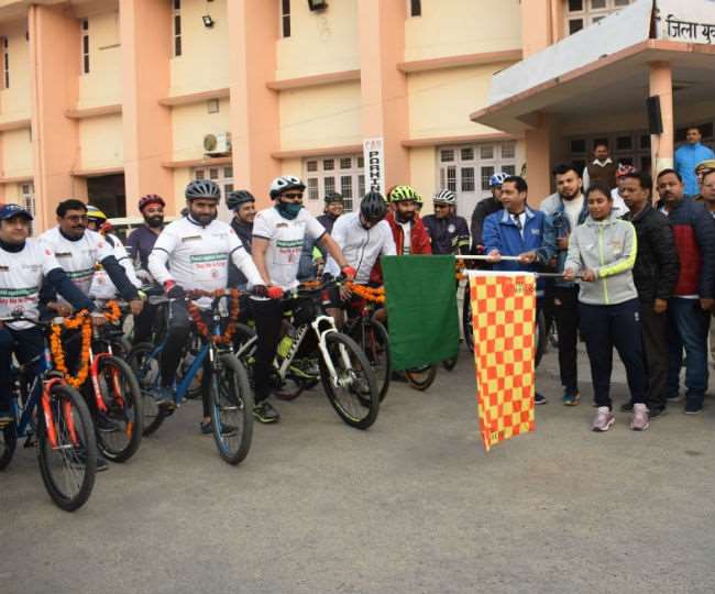 नशे के खिलाफ साइकिल रैली को महिला क्रिकेट टीम की कप्‍तान मिताली राज ने दी हरी झंडी