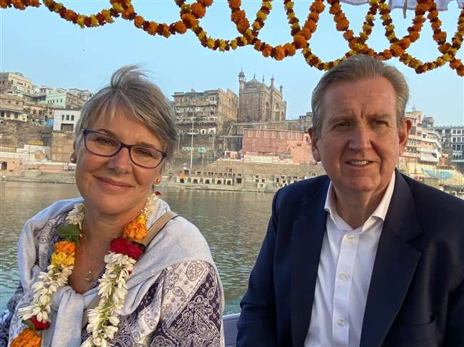 आस्‍ट्रेलिया हाई कमिश्‍नर बैरी ओफैरेल (Barry O’Farrell AO) उत्‍तर प्रदेश के पहले आधिकारिक दौरे पर सोमवार को वाराणसी पहुंचे।