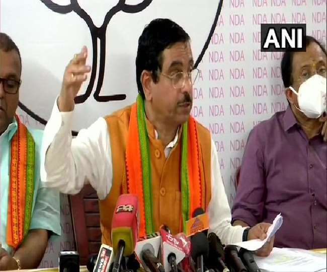 'केरल में कुश्ती, दिल्ली में दोस्ती’; वाम और कांग्रेस पर विधानसभा चुनावों से पहले लगा पाखंड का आरोप
